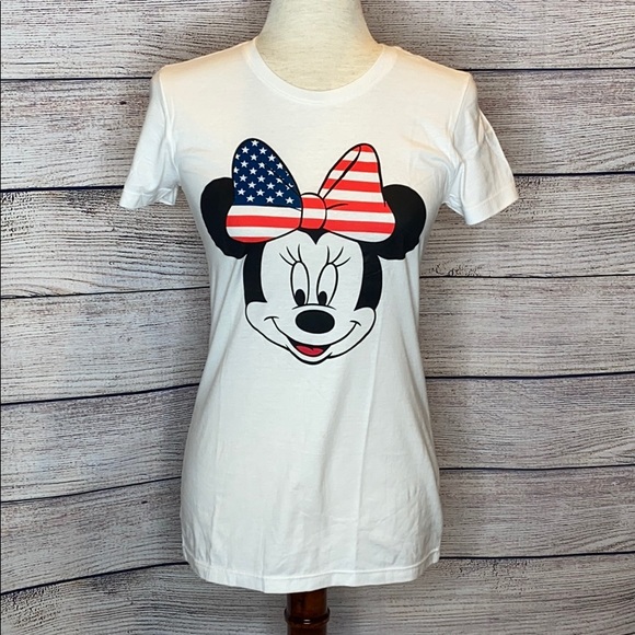 Disney Tops - DISNEY MINNIE MOUSE WHITE GRAPHIC T-SHIRT SIZE MEDIUM